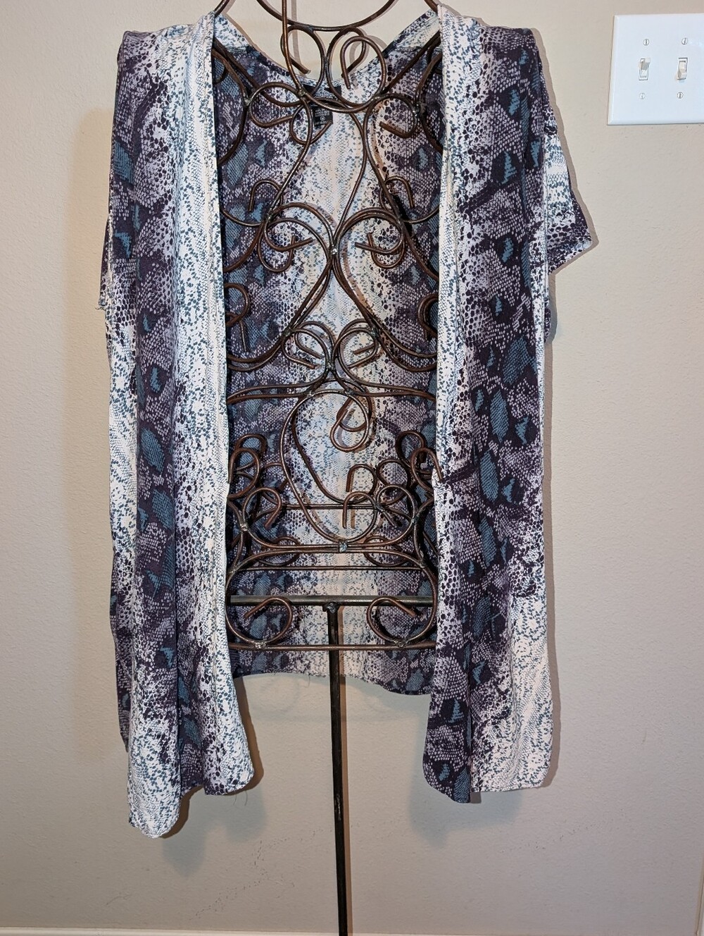Angie's Lightweight Snake Print Open Front Kimono - Blue, White, Black